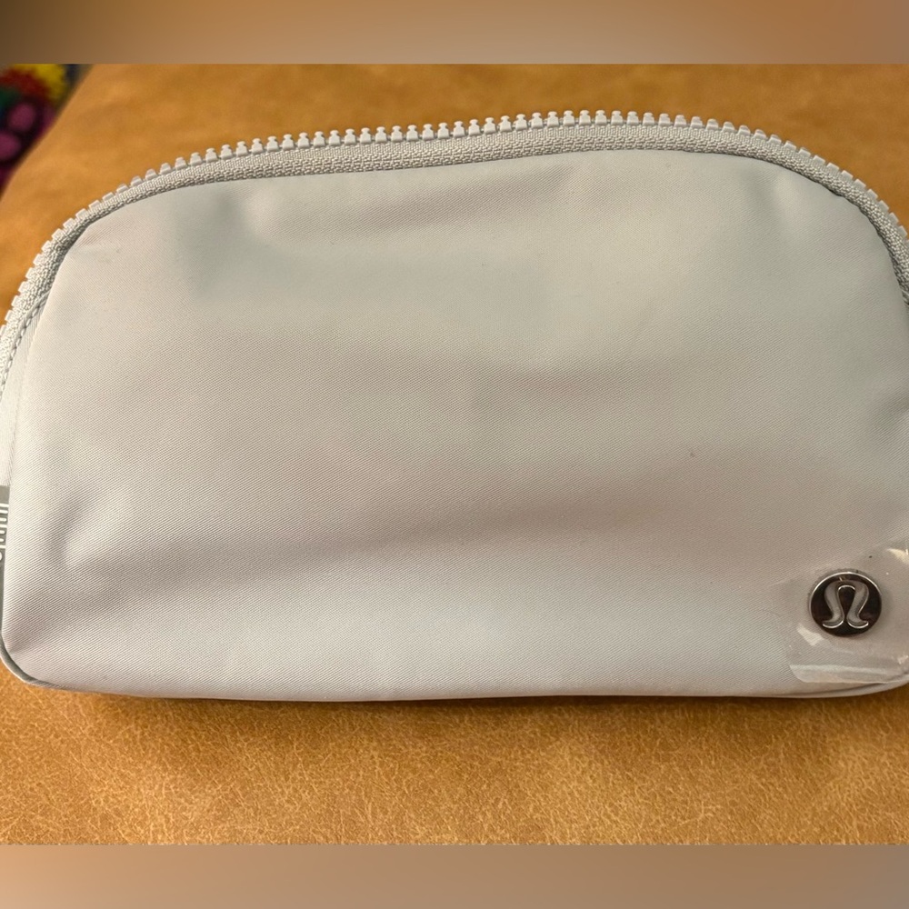 NEW Lululemon Gray Everywhere Belt Bag